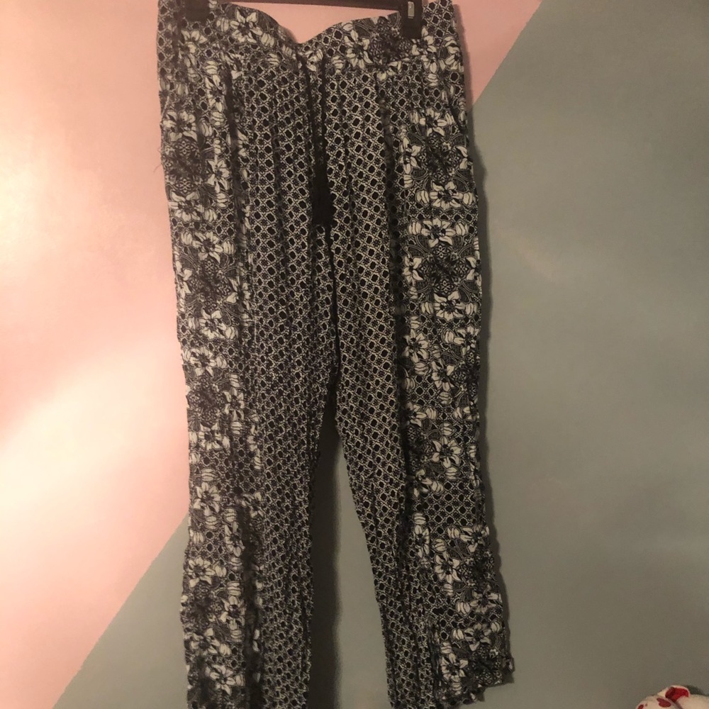 black and white palazzo pants